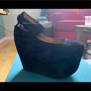 JC black velvet flat